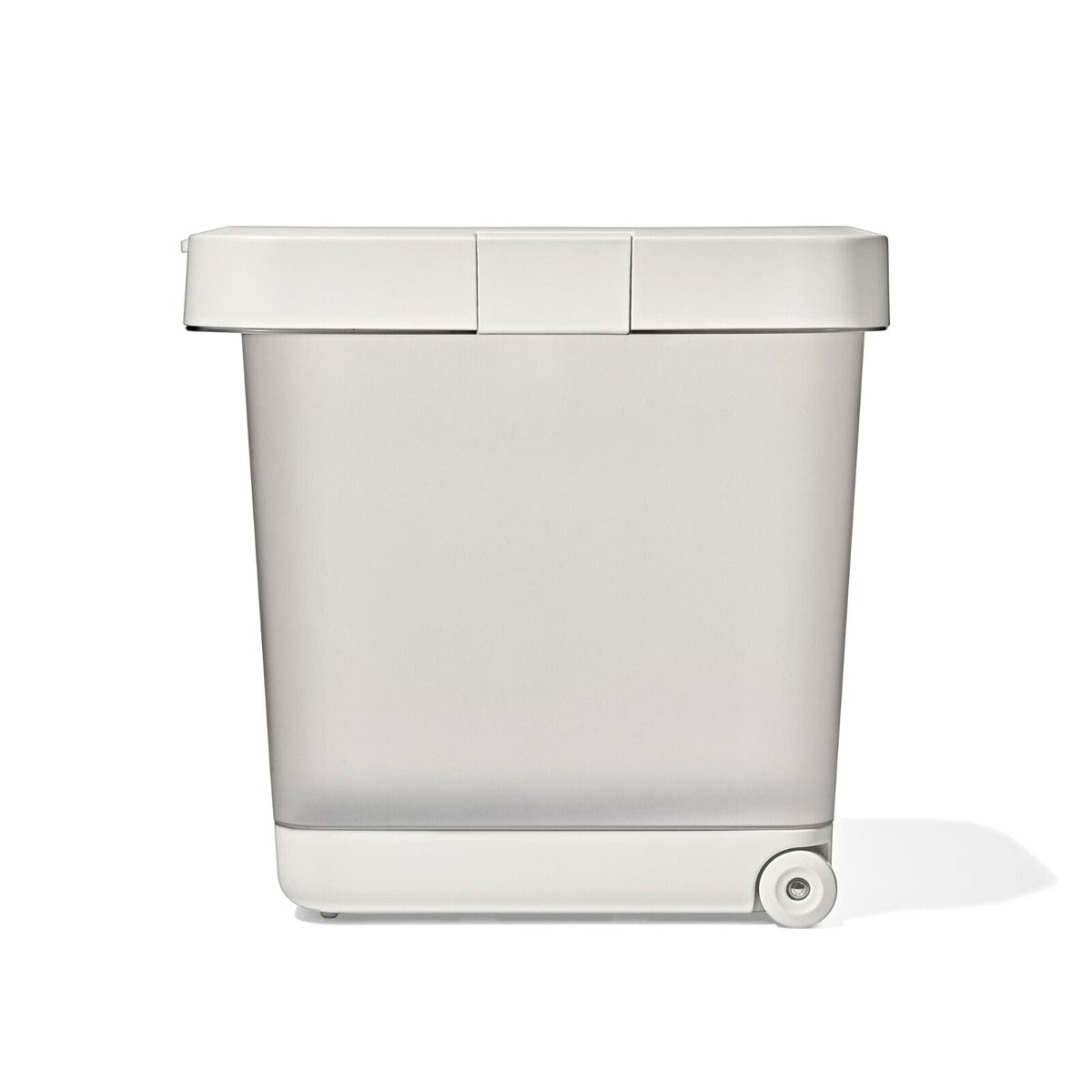 oxo-pet-airtight-food-container-with-scoop-large-d8 pet_7301500_airtight-food-container-large_pdp_07.jpeg