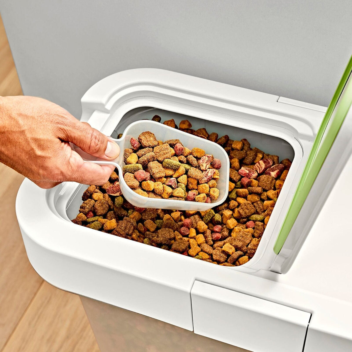 oxo-pet-airtight-food-container-with-scoop-extra-large-f1 pet_7301600_airtight-food-container-extra-large_pdp_04.jpeg