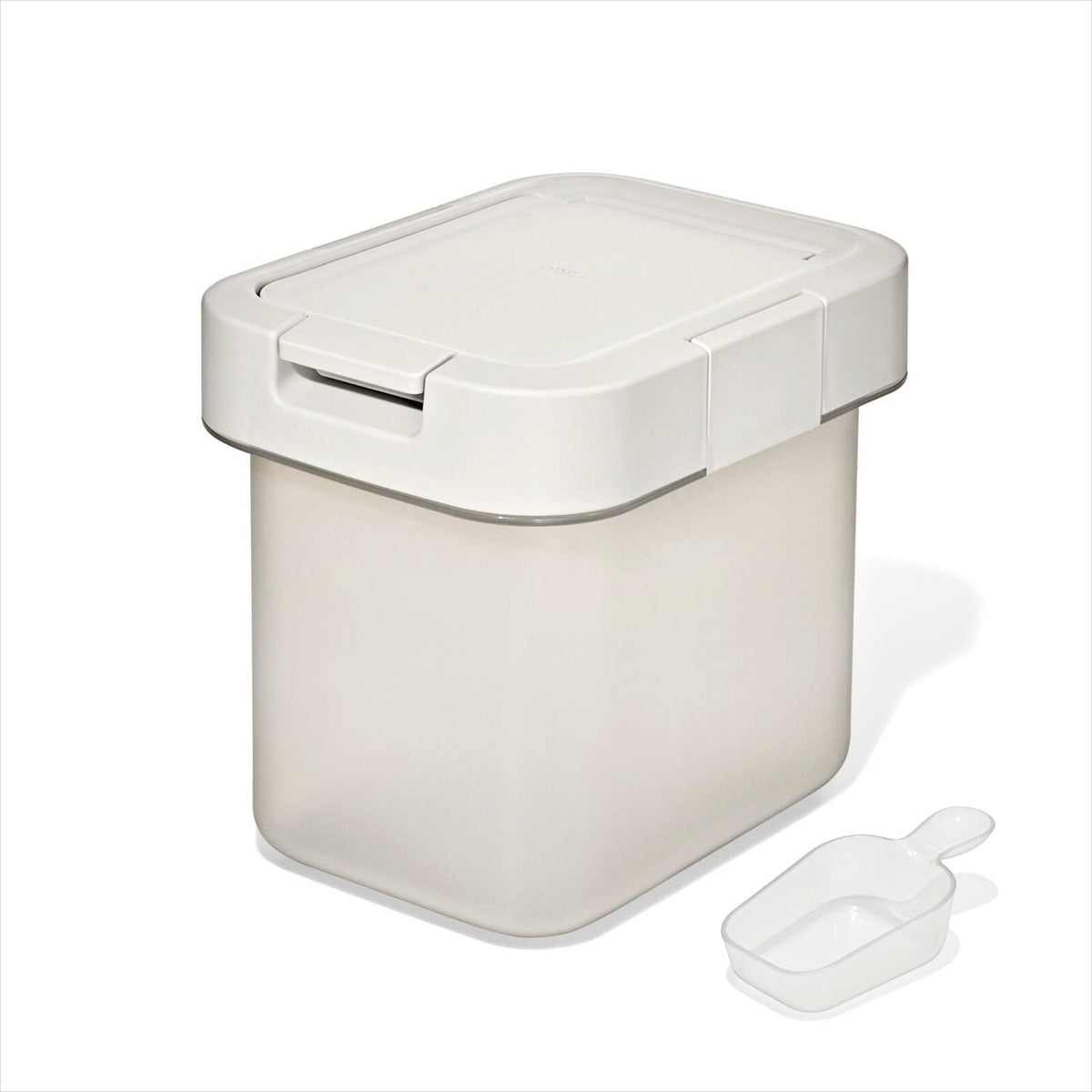 oxo-pet-airtight-food-container-with-scoop-small-o6 pet_7301700_airtight-food-container-small_apdp_00_main.jpg