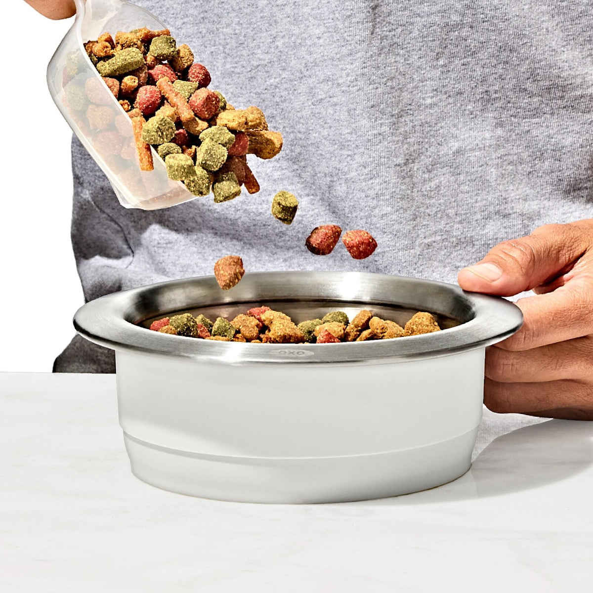 oxo-pet-nonslip-bowl-large-4-cups-950-ml-l9 pet_nonslip-bowls-slow-feeders_pdp_04_2.jpeg