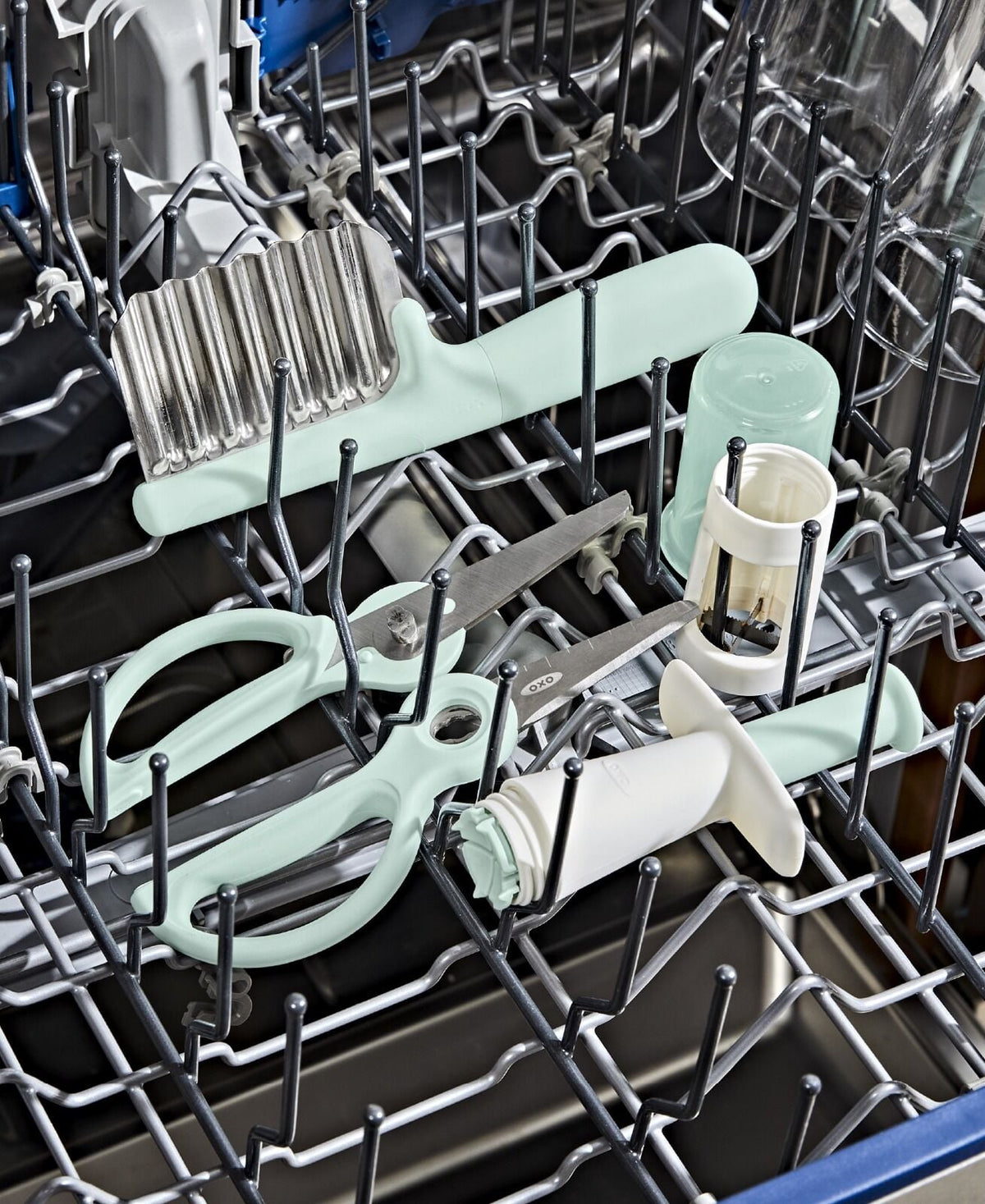 on-the-go-food-scissors-with-case-p1 tot_61176600_baby-food-scissors-opal_pdp_macys_04.jpeg