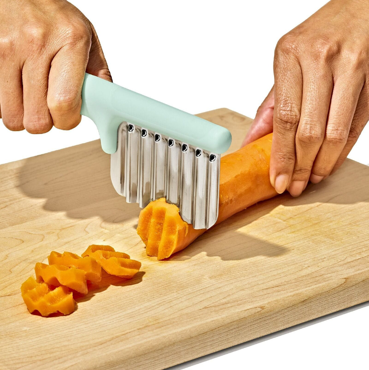 cut-and-prep-set-3-piece-p2 tot_61176700_baby-food-prep-set_pdp_02.jpeg