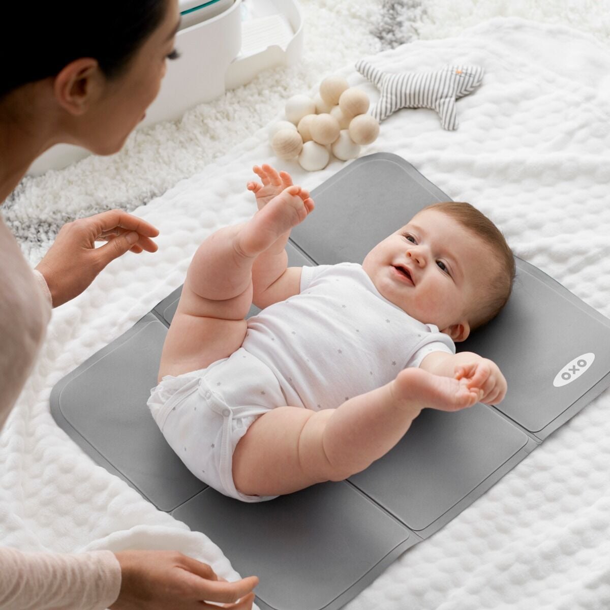 diaper-caddy-with-changing-mat-a0 tot_63135900_9a.jpg