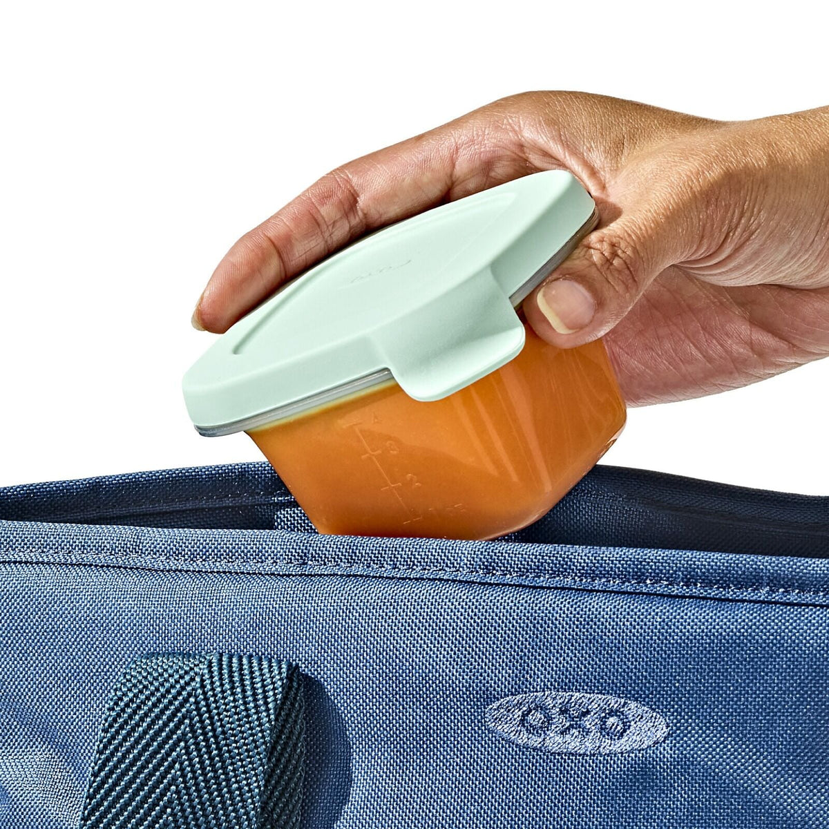 silicone-baby-blocks-food-storage-containers-4-oz-opal-d6 tot_silicone-baby-blocks-4oz_opal_pdp_04_1.jpeg