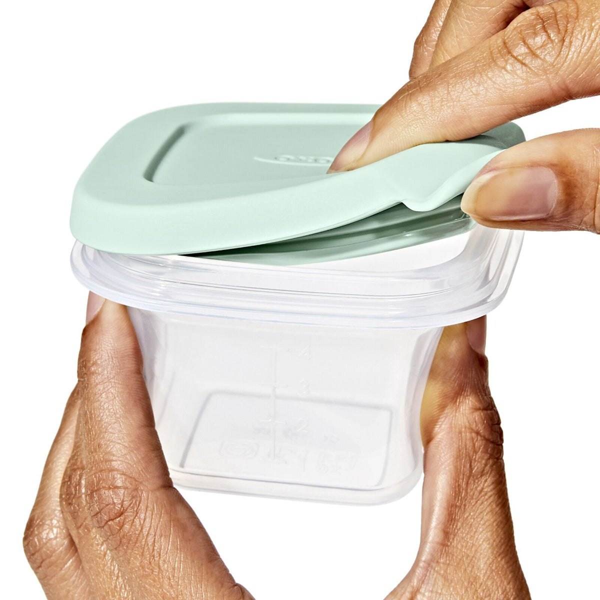 silicone-baby-blocks-food-storage-containers-4-oz-opal-d6 tot_silicone-baby-blocks-4oz_opal_pdp_06_1.jpeg